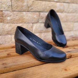 Pantofi damă din piele naturală cu toc mediu Negri - A166