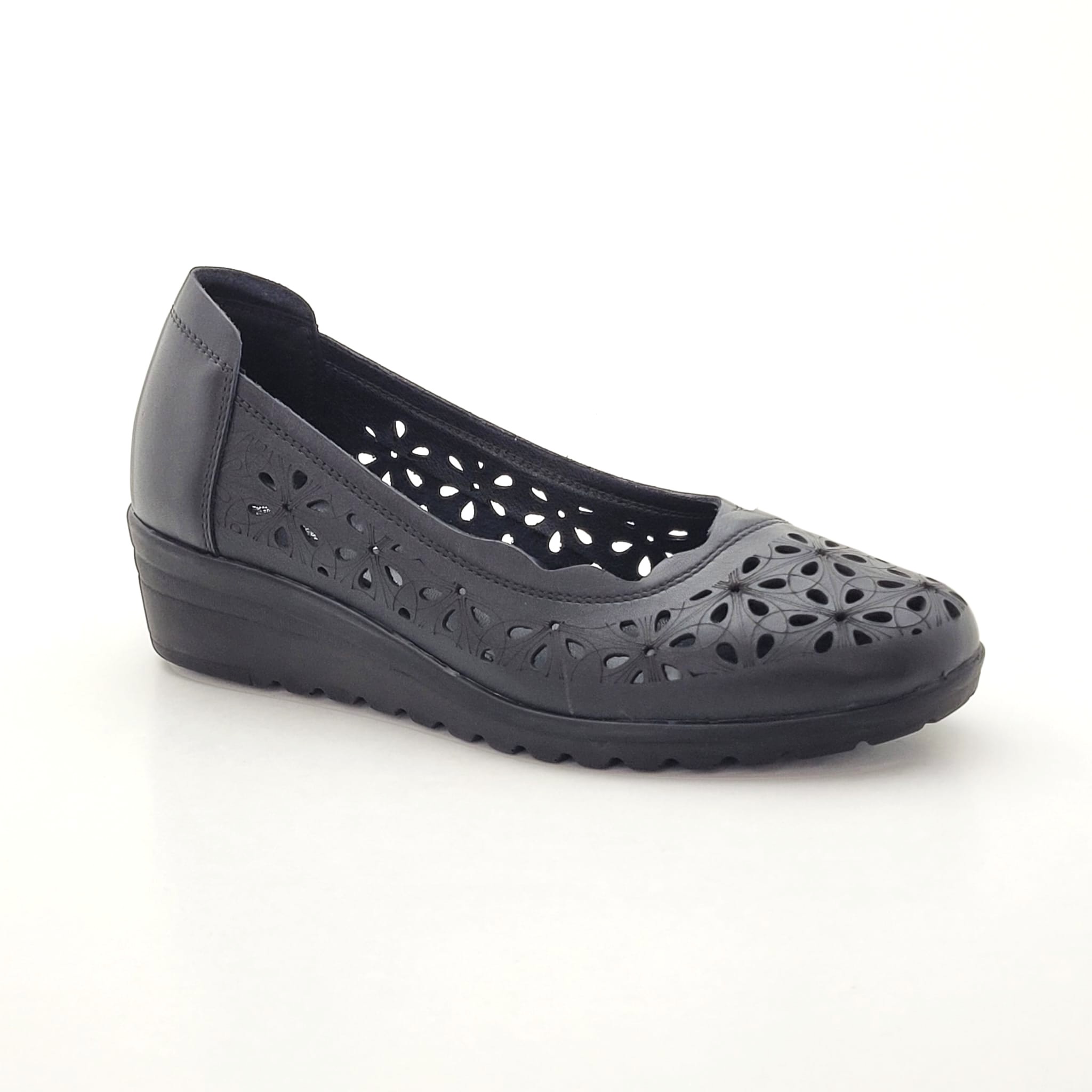Pantofi damă perforatii din piele naturală Negri - A219