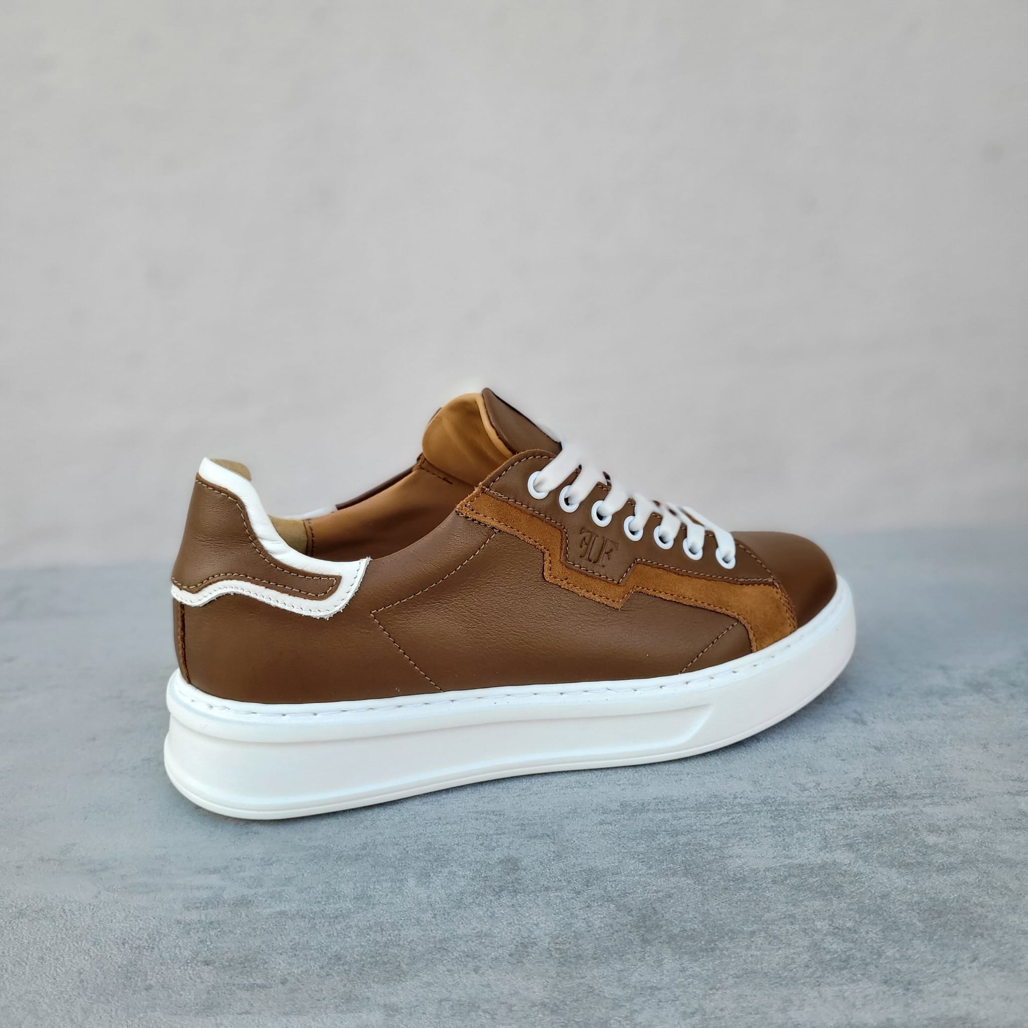 Pantofi casual bărbați din piele naturală maro cu alb - B096 - imagine 5